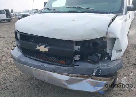 2006 Chevrolet Express Work Van z USA, uszkodzony, nr VIN 1GCGG29VX61122744